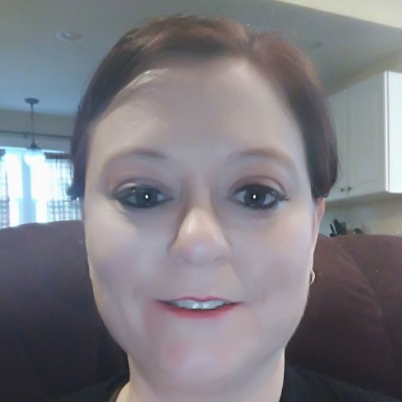 Meet your Posher, Lisa - Picture 1 of 1